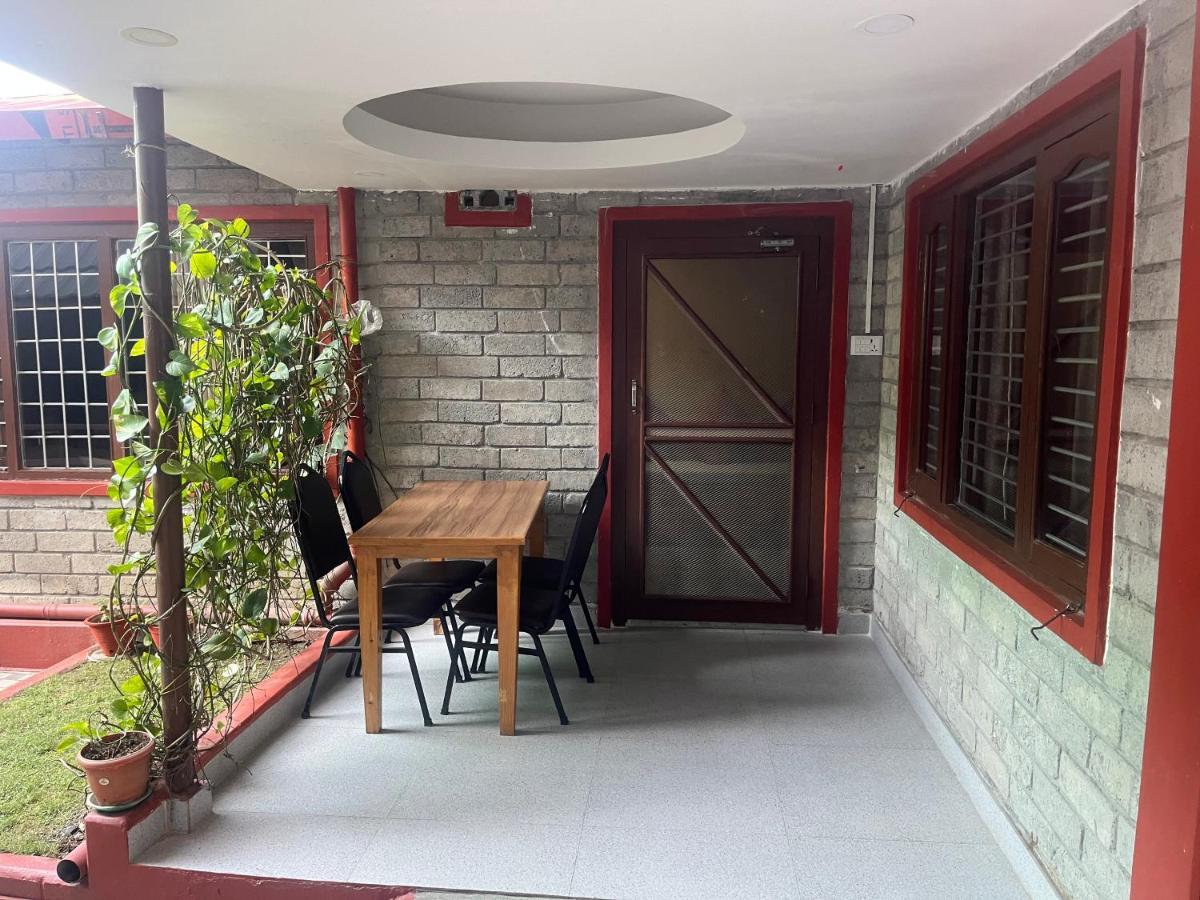 The North Face Inn Pokhara Extérieur photo