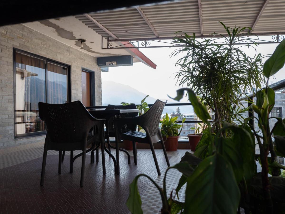 The North Face Inn Pokhara Extérieur photo