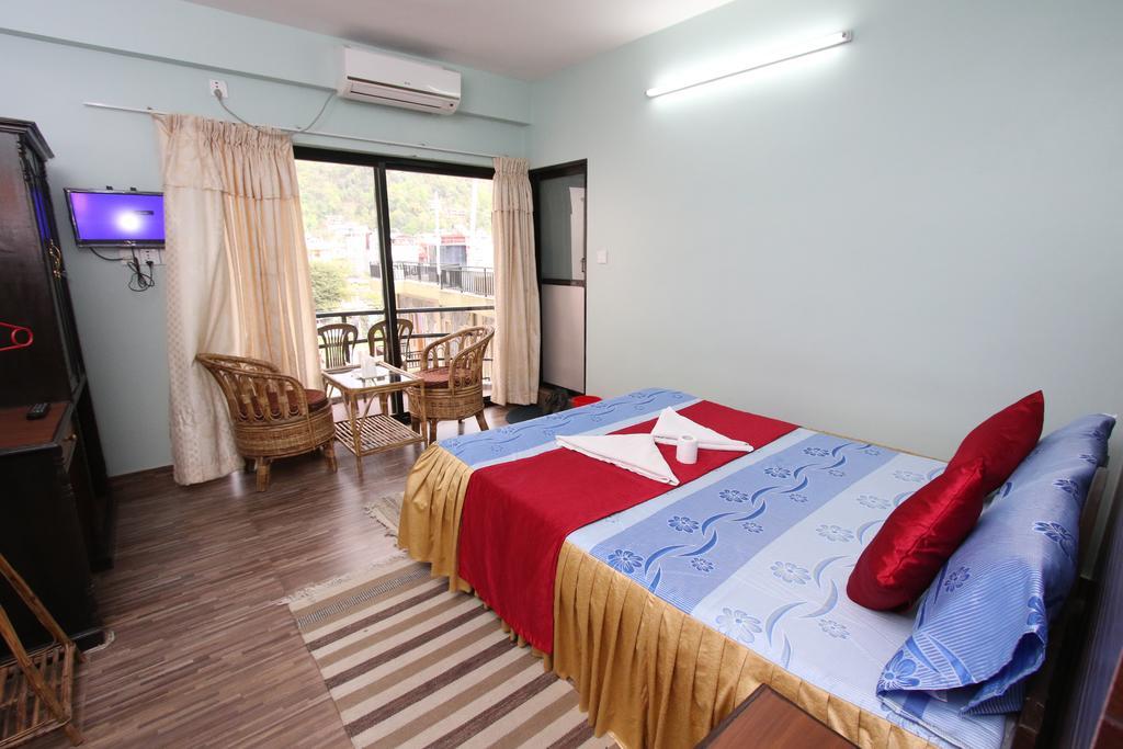 The North Face Inn Pokhara Extérieur photo