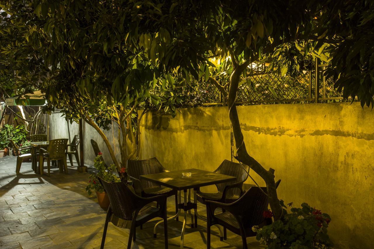 The North Face Inn Pokhara Extérieur photo