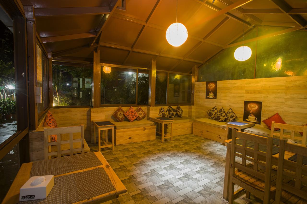 The North Face Inn Pokhara Extérieur photo
