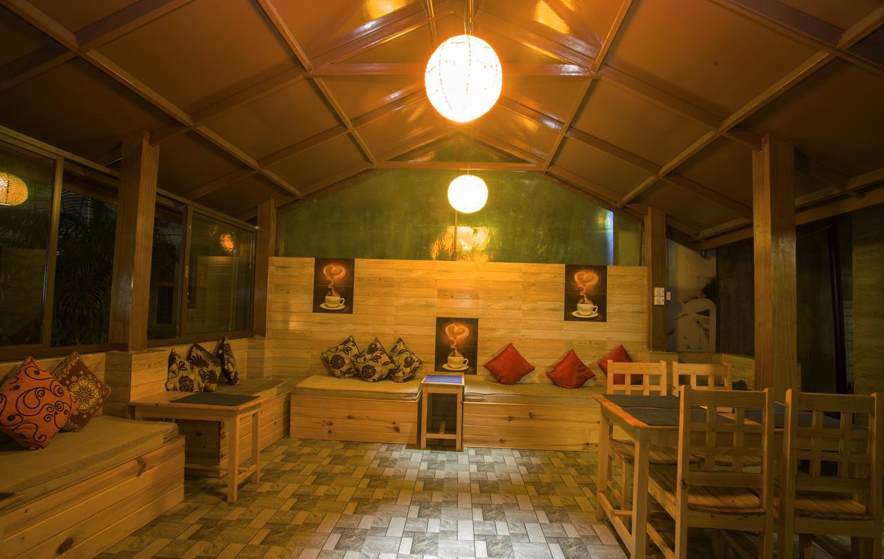The North Face Inn Pokhara Extérieur photo